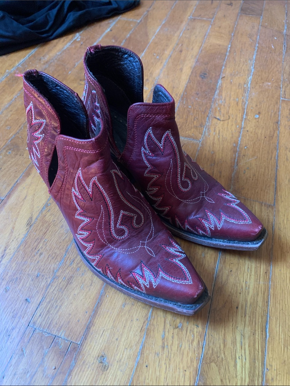 Women's Red Burgundy Leather Western Ankle Ariat Dixon Cowboy Boots